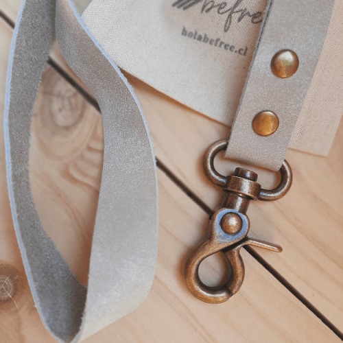 Lanyard Cuero Gris Perla